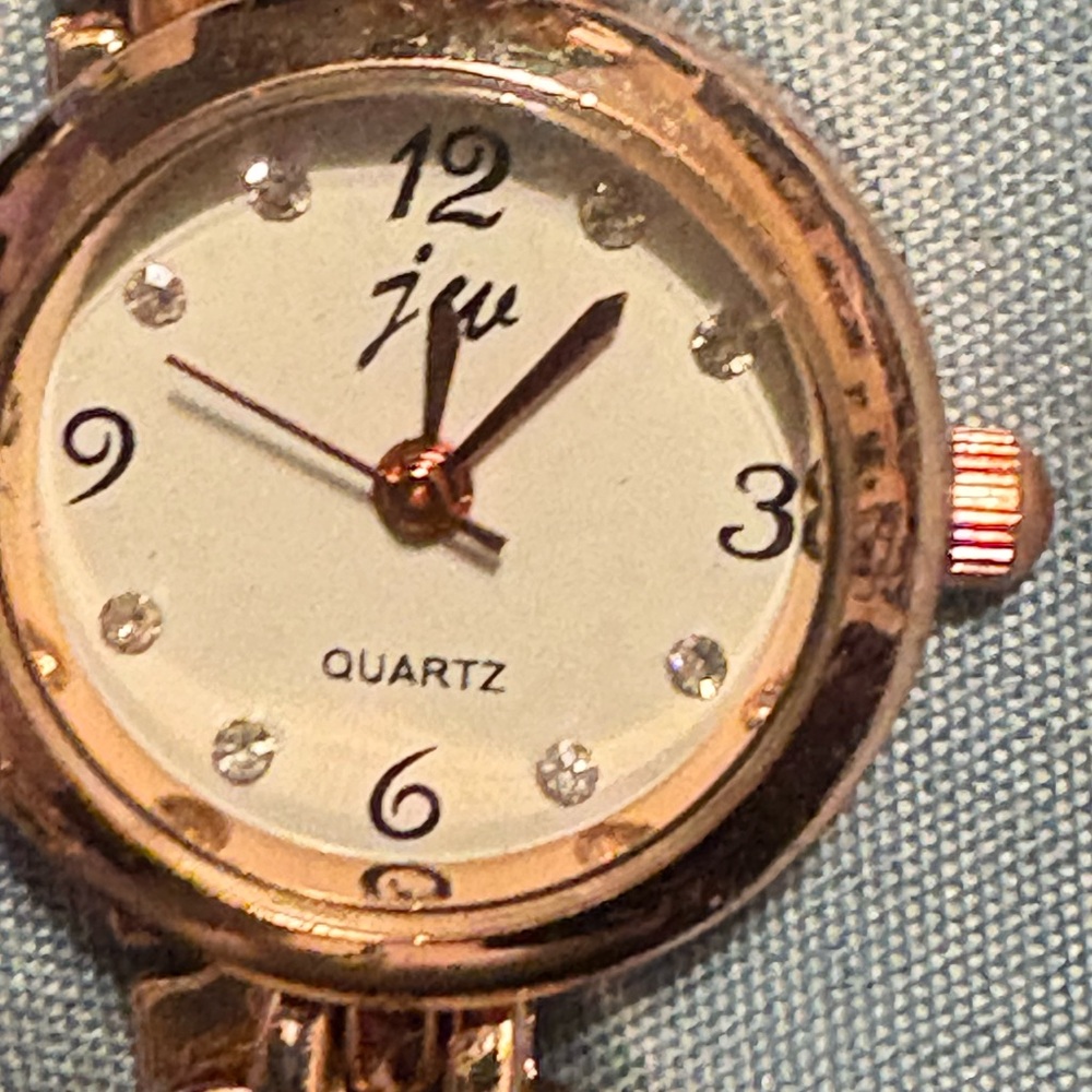 Elegant Rose Gold Quartz Watch
